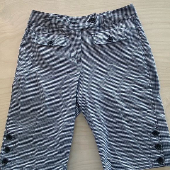 Larry Levine Stretch Bermuda Shorts size 6 (FO) - Picture 3 of 16